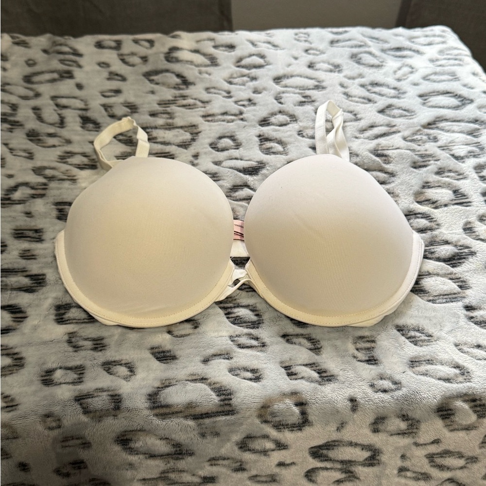 Victoria’s Secret Elegant White and Pink Bra 34DD